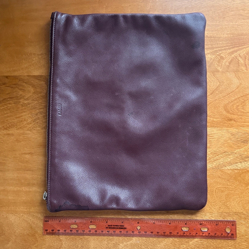 Large oxblood leather baggu flat zip pouch - Picture 3 of 8